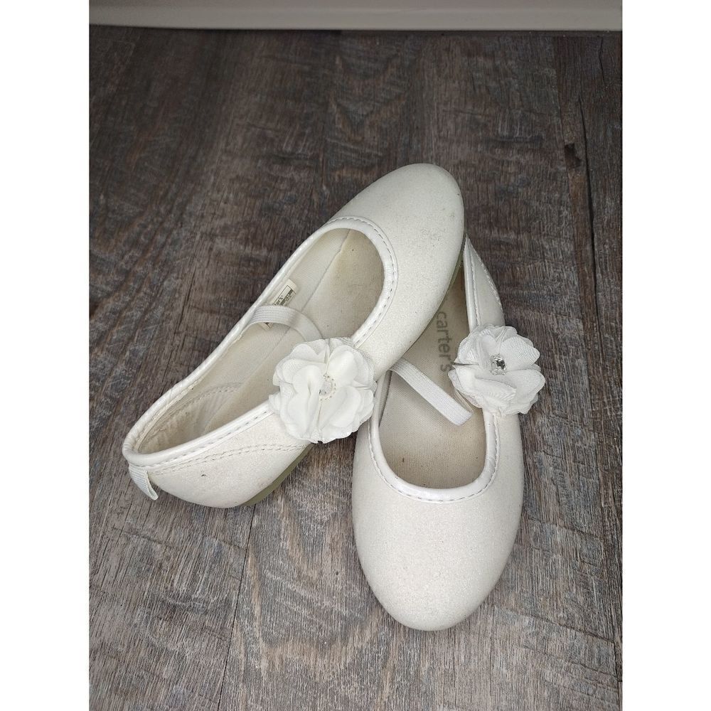 🌸 $10 SALE 🌸 Carter's white flower flats